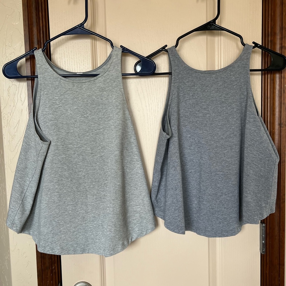 Two pairs lululemon tanks!!